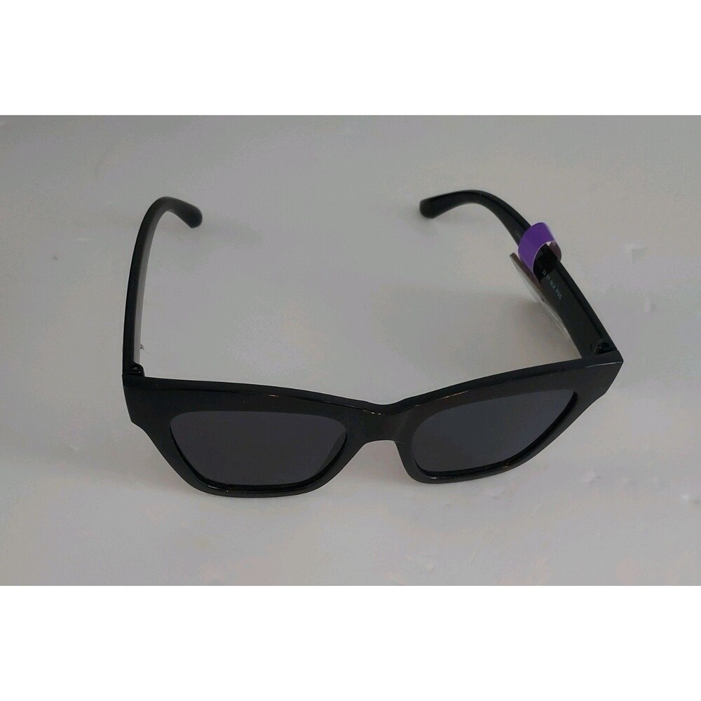 Foster Grant Trend Women's Sunglasses 100% UVA-UVB Black Cateye Frames NEW